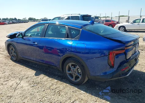 2025 Kia K4 Lxs из США, поврежденный, VIN 3KPFT4DE3SE055356